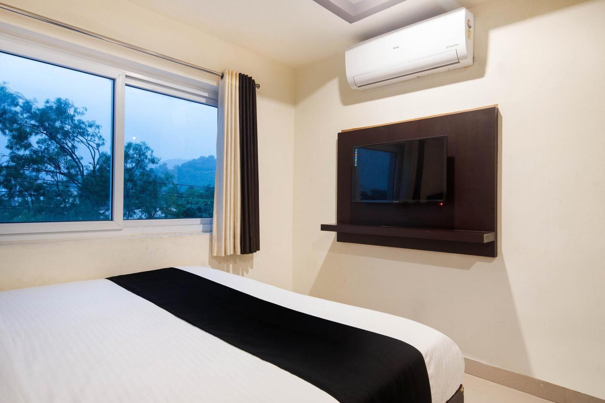 Capital O 73761 Hotel Alfa Vijayawāda Exterior foto