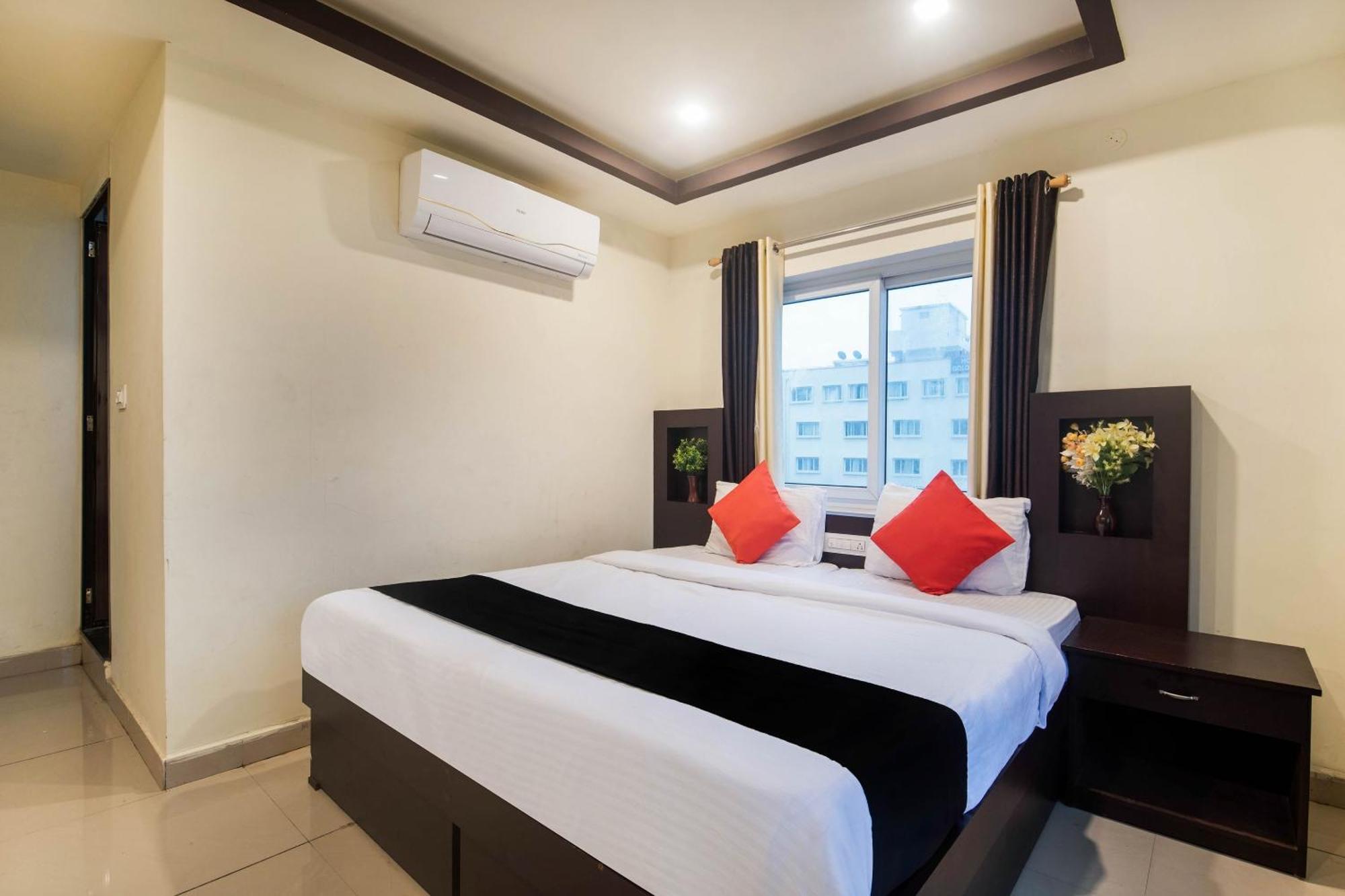 Capital O 73761 Hotel Alfa Vijayawāda Exterior foto